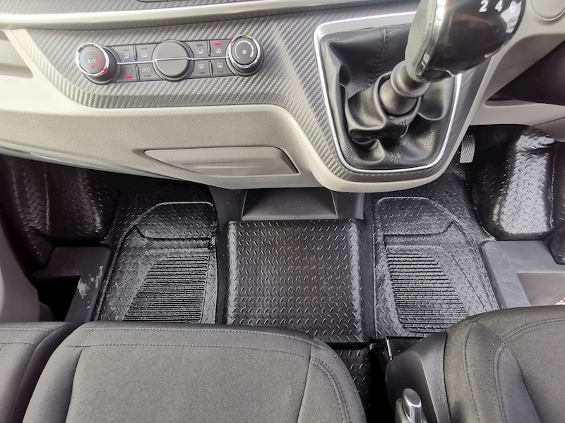 Maxus Deliver 9 Base Lh P/V L3h2 RWD - N365