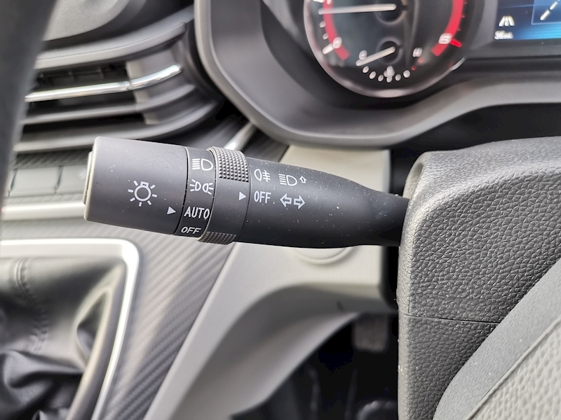 Maxus Deliver 9 Base Lh P/V L3h2 RWD - N365