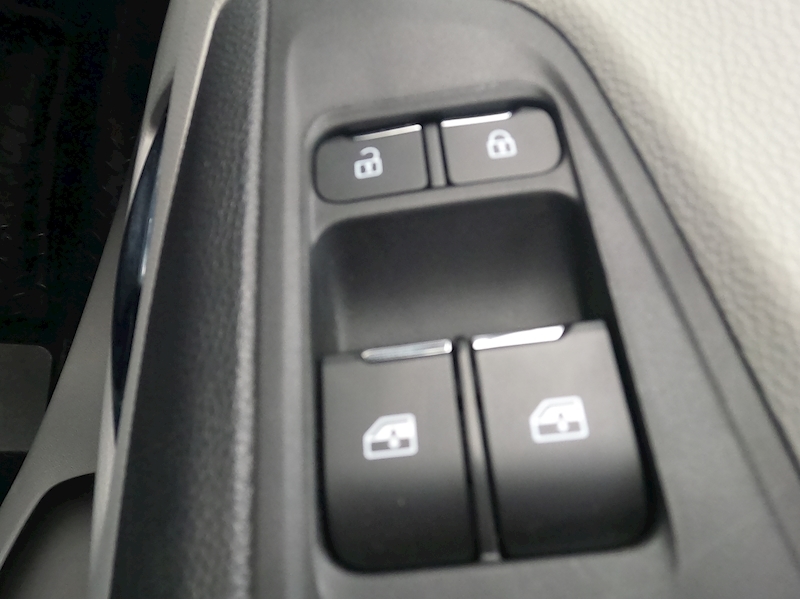 Maxus Deliver 9 LH Lux FWD P/V - N759