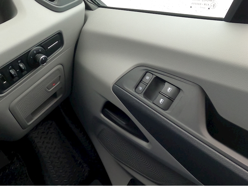 Maxus Deliver 9 Base Lxh P/V - N799