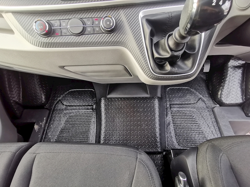 MAXUS Deliver 9 D20 LH Base RWD - U1143