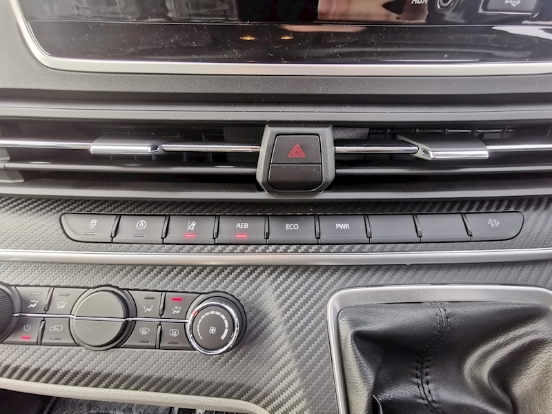 MAXUS Deliver 9 D20 LH Base RWD - U1143