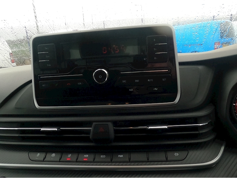 MAXUS Deliver 9 Luton Tail Lift - U1338