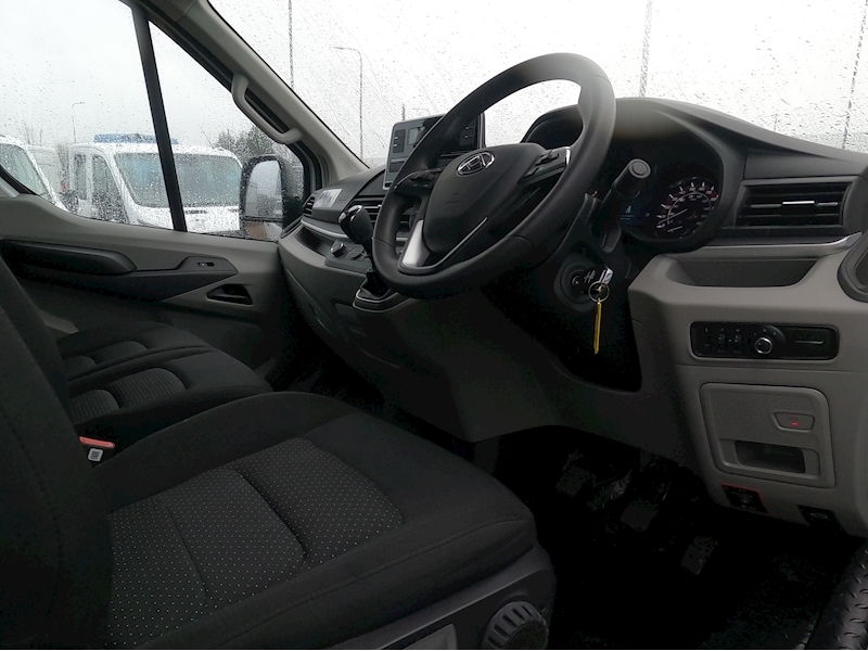 MAXUS Deliver 9 Luton Tail Lift - U1338