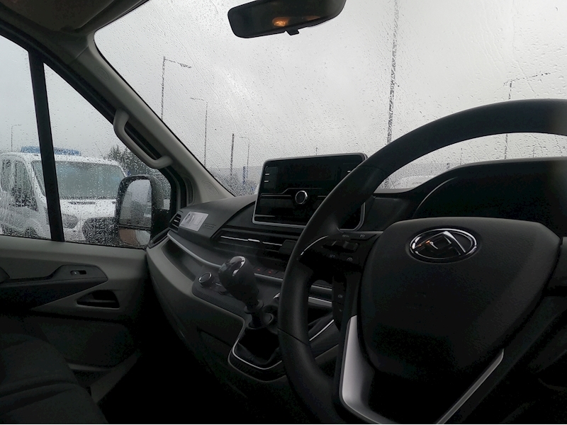 MAXUS Deliver 9 Luton Tail Lift - U1338