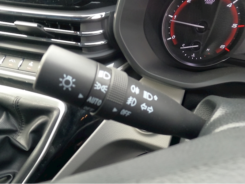 Maxus Deliver 9 Lux Lh P/V - U1345