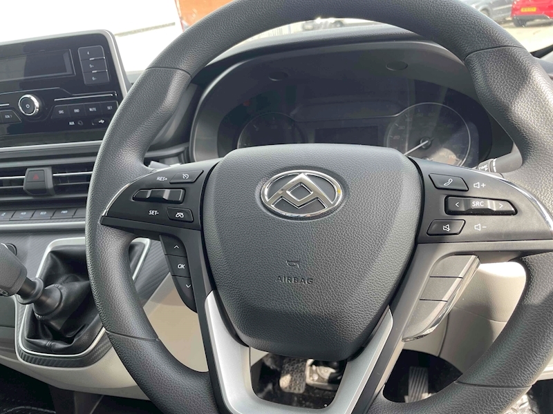 Maxus Deliver 9 Base DRW C/C - U1372