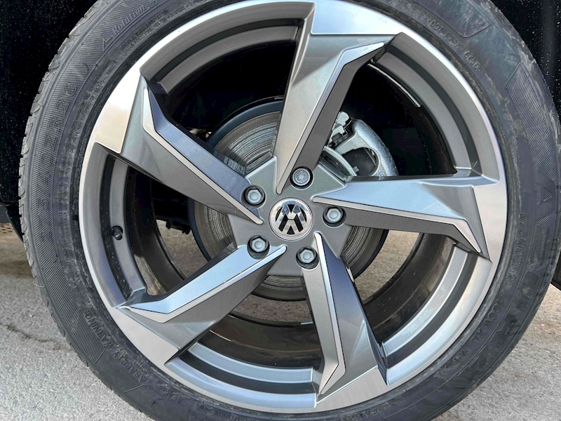 Volkswagen Transporter T32 150PS Highline Kombi - U1505