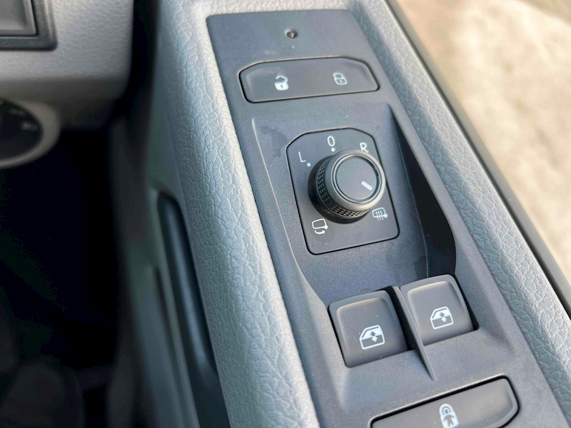 Volkswagen Transporter T32 150PS Highline Kombi - U1505