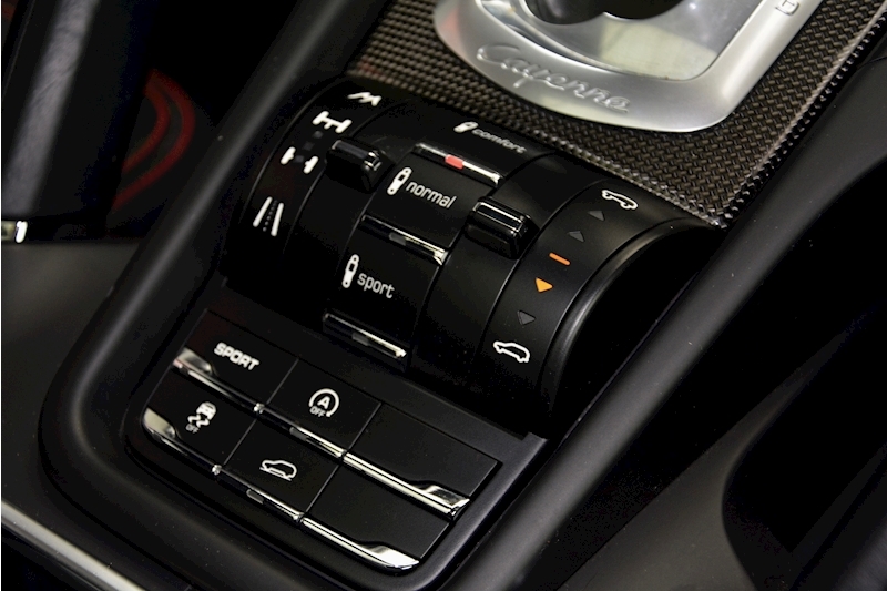 Porsche Cayenne Cayenne GTS 4.8 5dr SUV Tiptronic S Petrol Image 8
