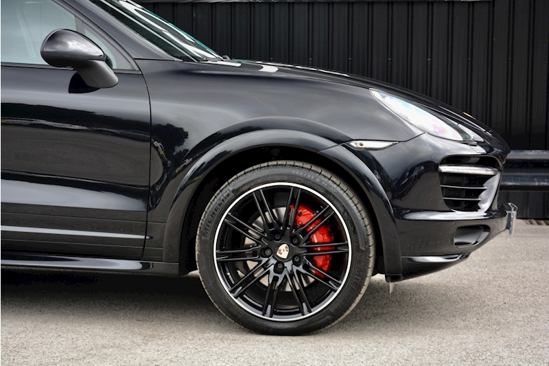 Porsche Cayenne Cayenne GTS 4.8 5dr SUV Tiptronic S Petrol Image 28