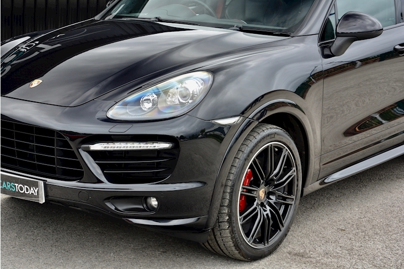 Porsche Cayenne Cayenne GTS 4.8 5dr SUV Tiptronic S Petrol Image 30