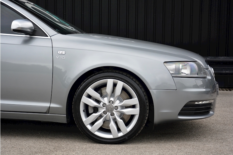 Audi S6 Saloon S6 V10 Saloon Image 14