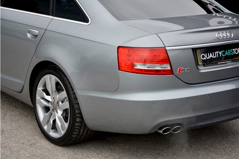 Audi S6 Saloon S6 V10 Saloon Image 19