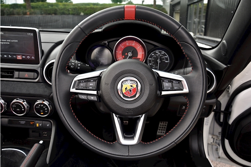 Abarth 124 Spider Abarth 124 Spider Image 10