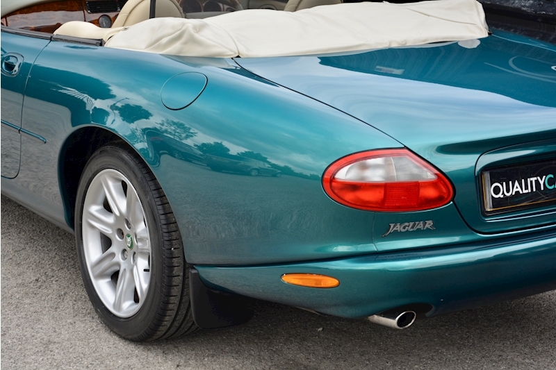 Jaguar XK8 XK8 Convertible 4.0 V8 Image 18