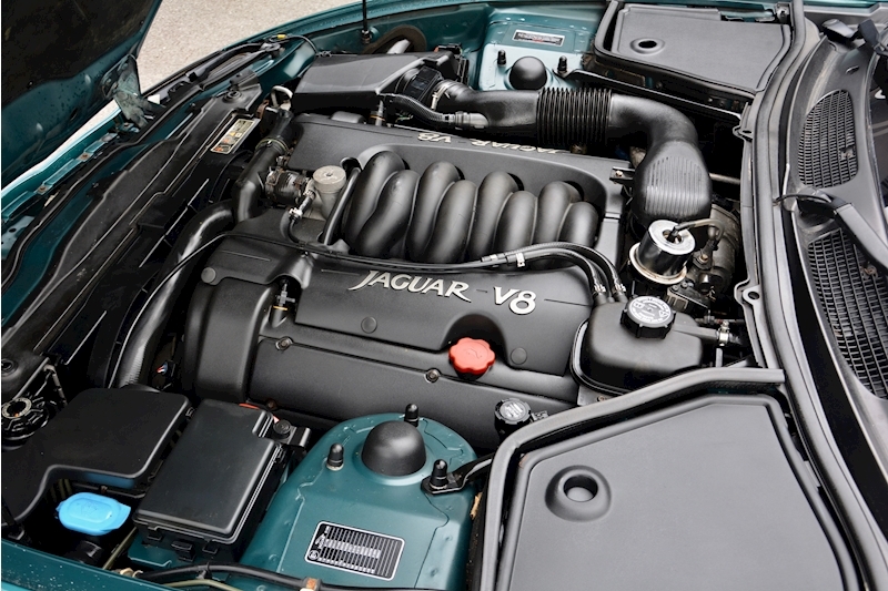 Jaguar XK8 XK8 Convertible 4.0 V8 Image 30
