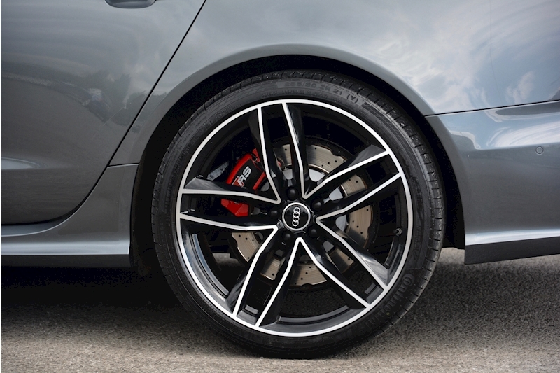 Audi RS6 Avant RS6 Avant 4.0 TFSI V8 Avant 5dr Petrol Tiptronic quattro (s/s) (560 ps) 4.0 5dr Avant Tiptronic Petrol Image 29