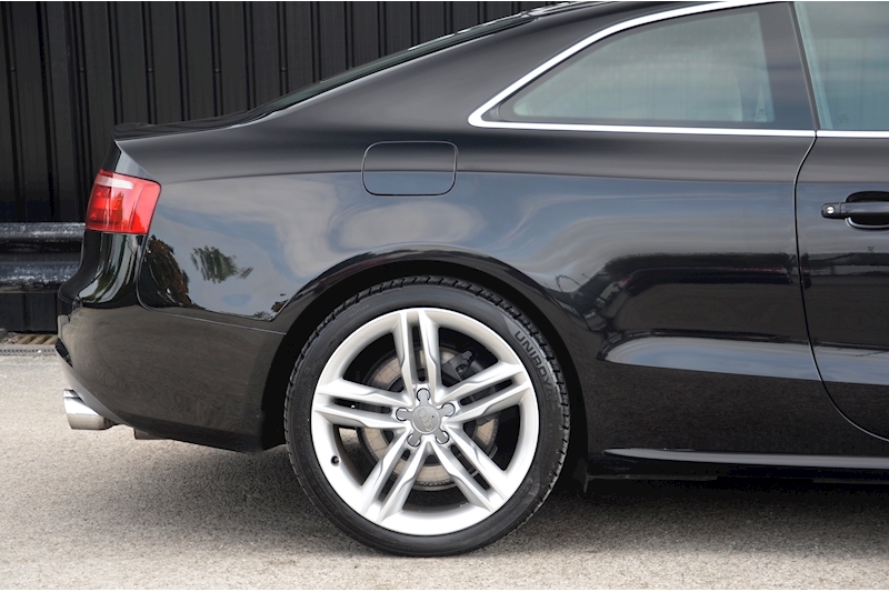 Audi A5 A5 4.2 2dr Coupe Manual Petrol Image 11