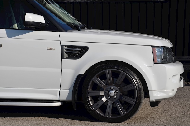 Land Rover Range Rover Sport Sport 3.0 TDV6 HSE Image 12