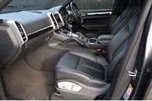 Porsche Cayenne 3.0 D V6 1 Owner + Over £15k Options + Rear Screens - Thumb 2