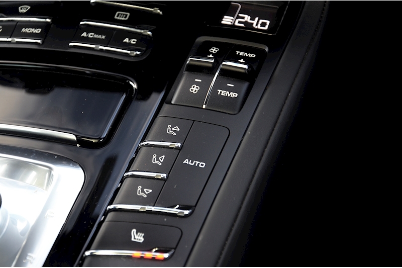 Porsche Cayenne 3.0 D V6 1 Owner + Over £15k Options + Rear Screens Image 33