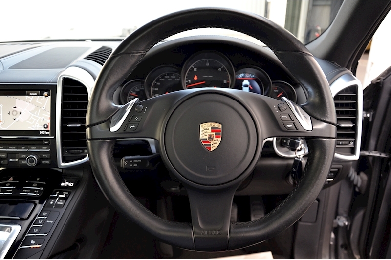 Porsche Cayenne 3.0 D V6 1 Owner + Over £15k Options + Rear Screens Image 38
