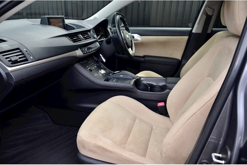 Lexus CT 200h CT 200h SE-I 1.8 5dr Hatchback Automatic Petrol Hybrid Image 2