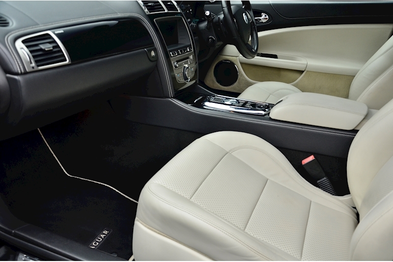 Jaguar XKR XKR 5.0 Supercharged Coupe 2dr Petrol Automatic (292 g/km, 503 bhp) 5.0 2dr Coupe Automatic Petrol Image 26