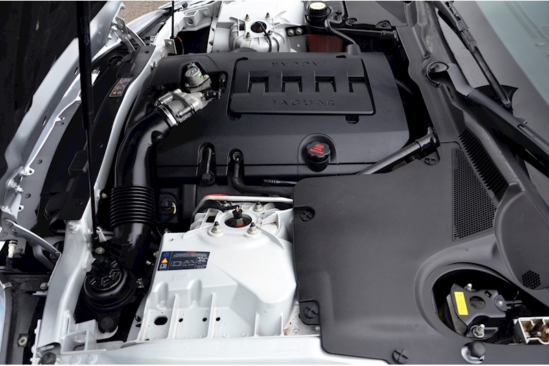 Jaguar XK XK 4.2 V8 Convertible 2dr Petrol Automatic (269 g/km, 300 bhp) 4.2 2dr Convertible Automatic Petrol Image 29