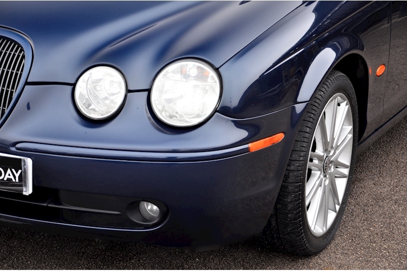 Jaguar S-Type S-Type V8 SE 4.2 4dr Saloon Automatic Petrol Image 9