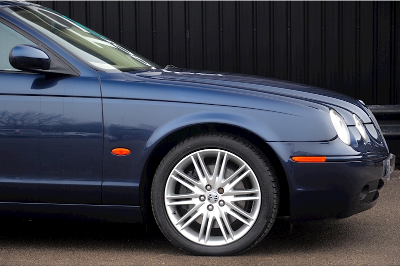 Jaguar S-Type S-Type V8 SE 4.2 4dr Saloon Automatic Petrol Image 13