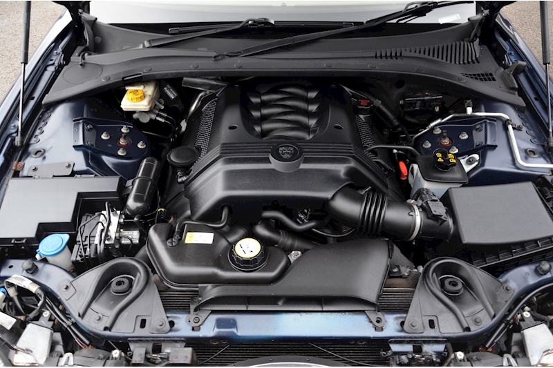 Jaguar S-Type S-Type V8 SE 4.2 4dr Saloon Automatic Petrol Image 40