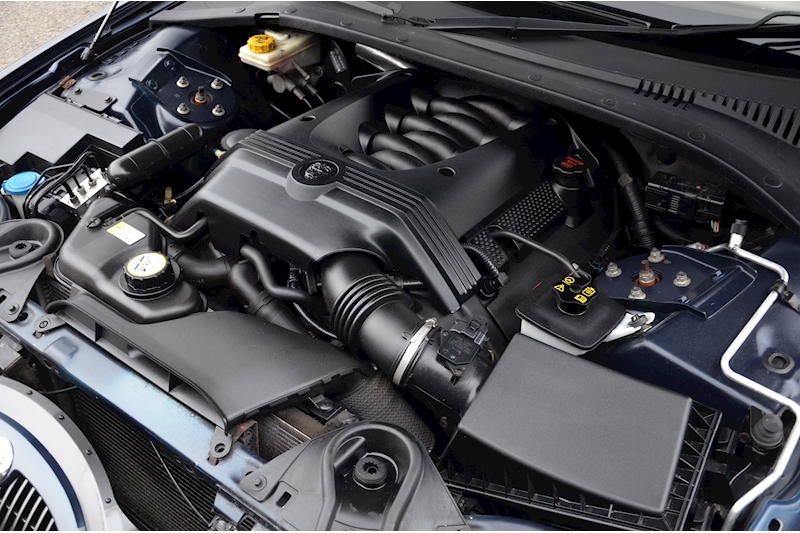 Jaguar S-Type S-Type V8 SE 4.2 4dr Saloon Automatic Petrol Image 42