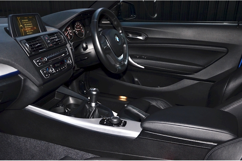 BMW 135i M Performance M Performance Exhaust  + Heated Leather + Harmon Kardon Image 6