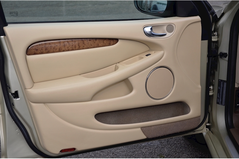 Jaguar X-Type X-Type SE 2.5 4dr Saloon Automatic Petrol Image 12