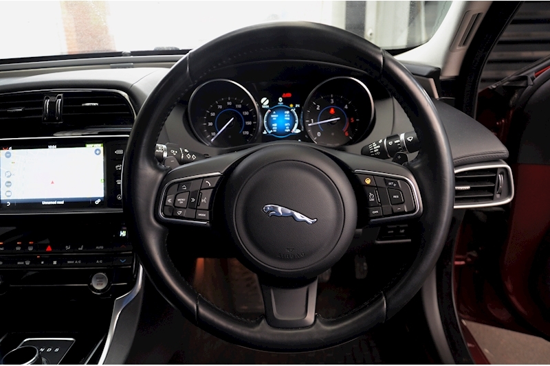 Jaguar XE Portfolio AWD 180ps Diesel AWD Auto + Reverse Cam + TouchPro Nav Image 31