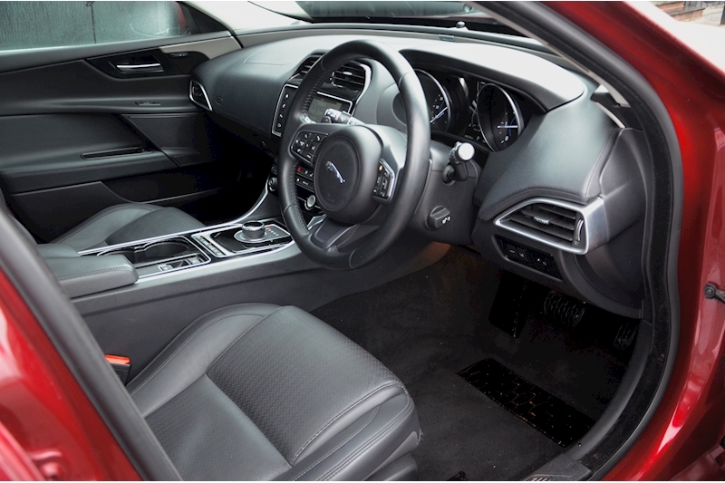 Jaguar XE Portfolio AWD 180ps Diesel AWD Auto + Reverse Cam + TouchPro Nav Image 8