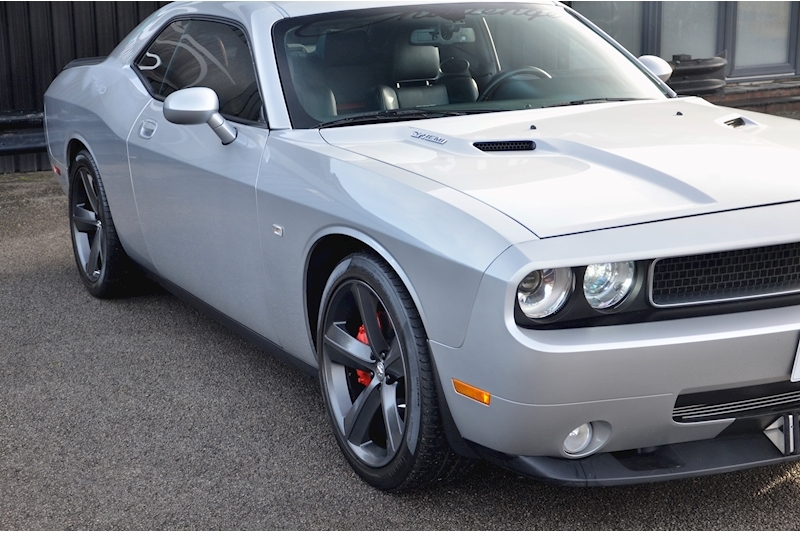 Dodge Challenger 6.1 Hemi SRT-8 Challenger 6.1 Hemi SRT-8 Challenger 6.1 Hemi SRT-8 6.1 2dr Coupe Automatic Petrol Image 10