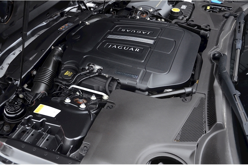 Jaguar XKR XKR 5.0 V8 S/C Coupe Image 24