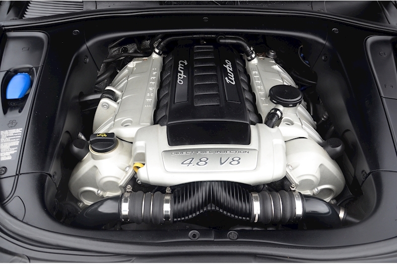 Porsche Cayenne Turbo 4.8 V8 Cayenne Turbo Image 24