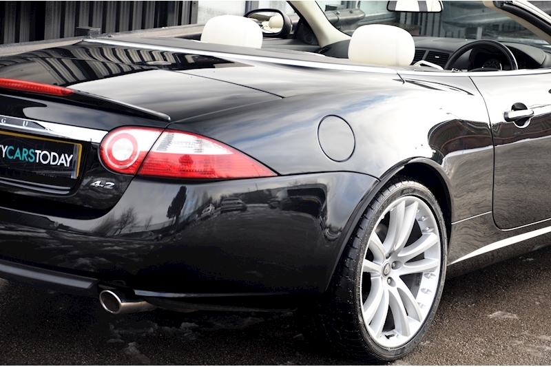 Jaguar XK XK V8 4.2 2dr Convertible Automatic Petrol Image 10