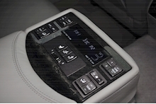 Lexus LS 460 SE-L Huge Specification + Full Lexus Main Dealer History - Thumb 22