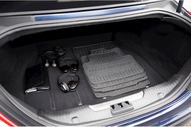 Jaguar XJ XJ TD Portfolio 3.0 4dr Saloon Automatic Diesel Image 29