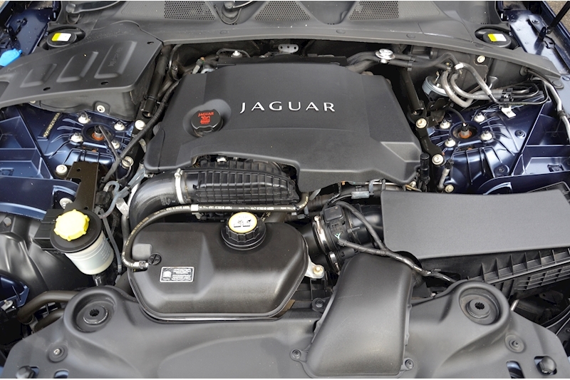 Jaguar XJ XJ TD Portfolio 3.0 4dr Saloon Automatic Diesel Image 35