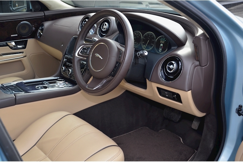 Jaguar XJ XJ TD Portfolio 3.0 4dr Saloon Automatic Diesel Image 7