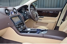 Jaguar XJ XJ TD Portfolio 3.0 4dr Saloon Automatic Diesel - Thumb 9
