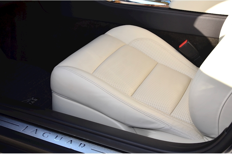 Jaguar XK XK V8 4.2 2dr Coupe Automatic Petrol Image 16