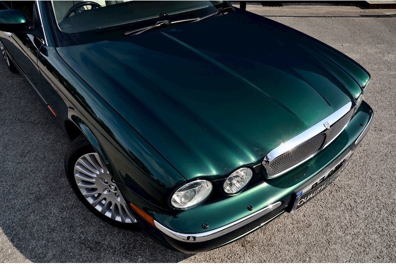 Jaguar XJ XJ XJ8 Sovereign 4.2 4dr Saloon Automatic Petrol Image 10