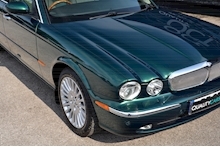 Jaguar XJ XJ XJ8 Sovereign 4.2 4dr Saloon Automatic Petrol - Thumb 13